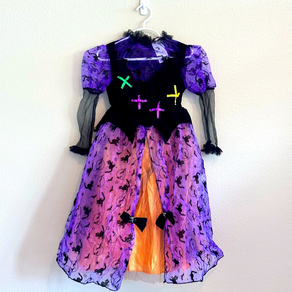 Child Witch Costume with Hat. Lights up!